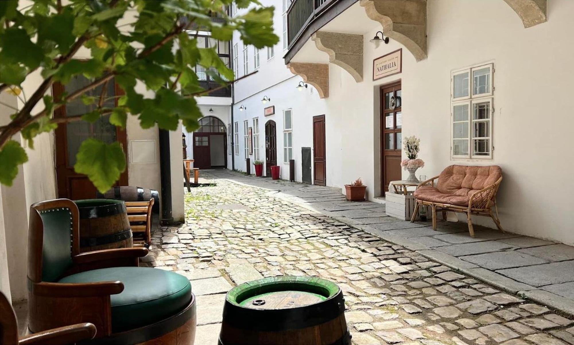 Spa Beerland - At The Golden Lamb Plzeň Exterior foto